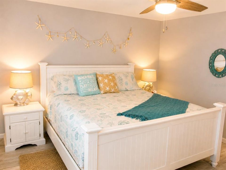 For Sale: $735,000 (2 beds, 2 baths, 1250 Square Feet)