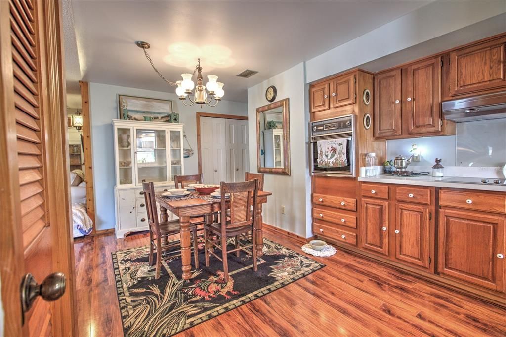 Active With Contract: $589,500 (3 beds, 2 baths, 1462 Square Feet)