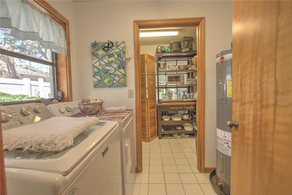 Active With Contract: $589,500 (3 beds, 2 baths, 1462 Square Feet)