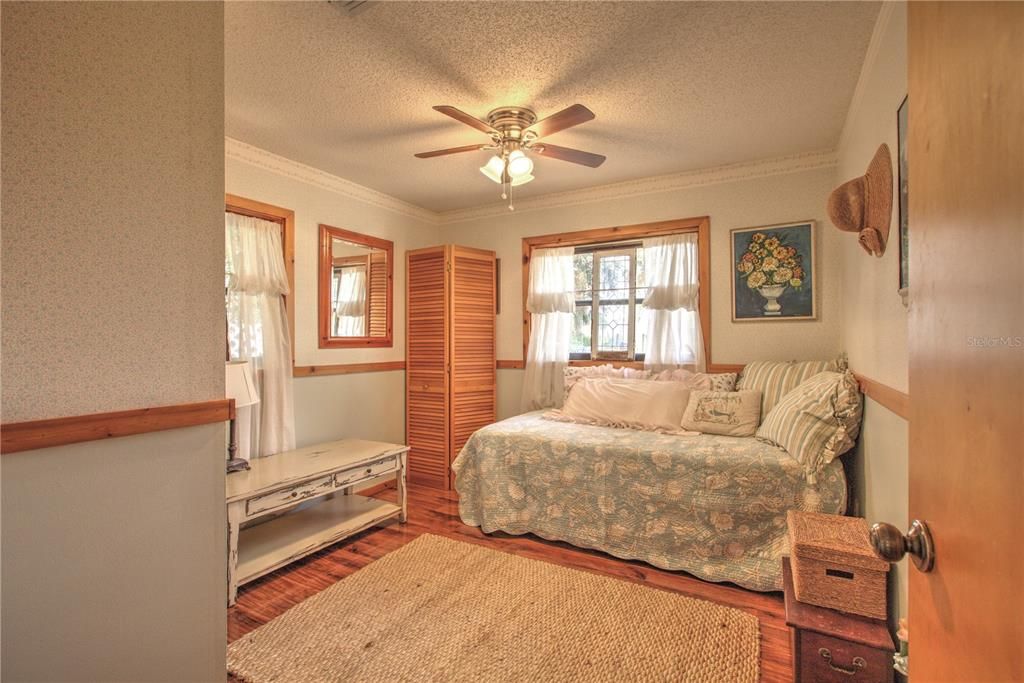 Active With Contract: $589,500 (3 beds, 2 baths, 1462 Square Feet)