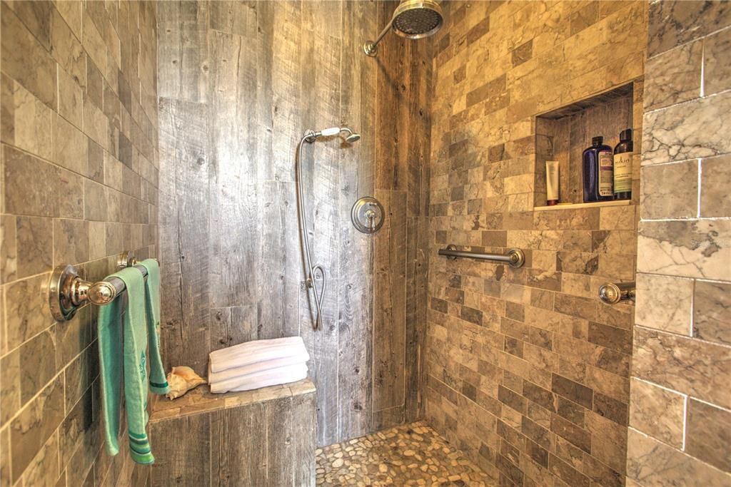 Active With Contract: $589,500 (3 beds, 2 baths, 1462 Square Feet)