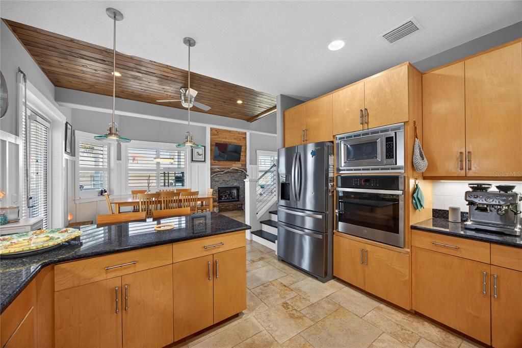 Activo con contrato: $845,000 (3 camas, 2 baños, 1761 Pies cuadrados)
