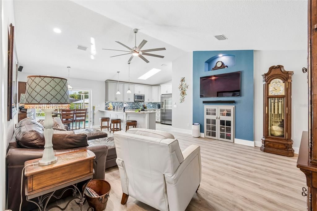 Active With Contract: $690,000 (4 beds, 2 baths, 1655 Square Feet)