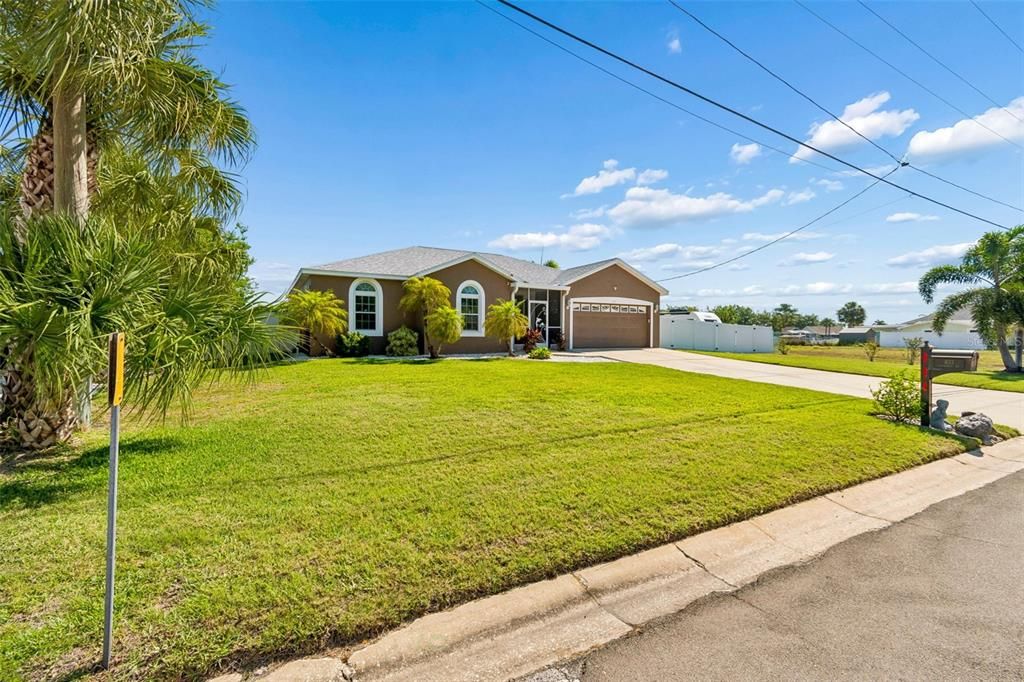Active With Contract: $690,000 (4 beds, 2 baths, 1655 Square Feet)