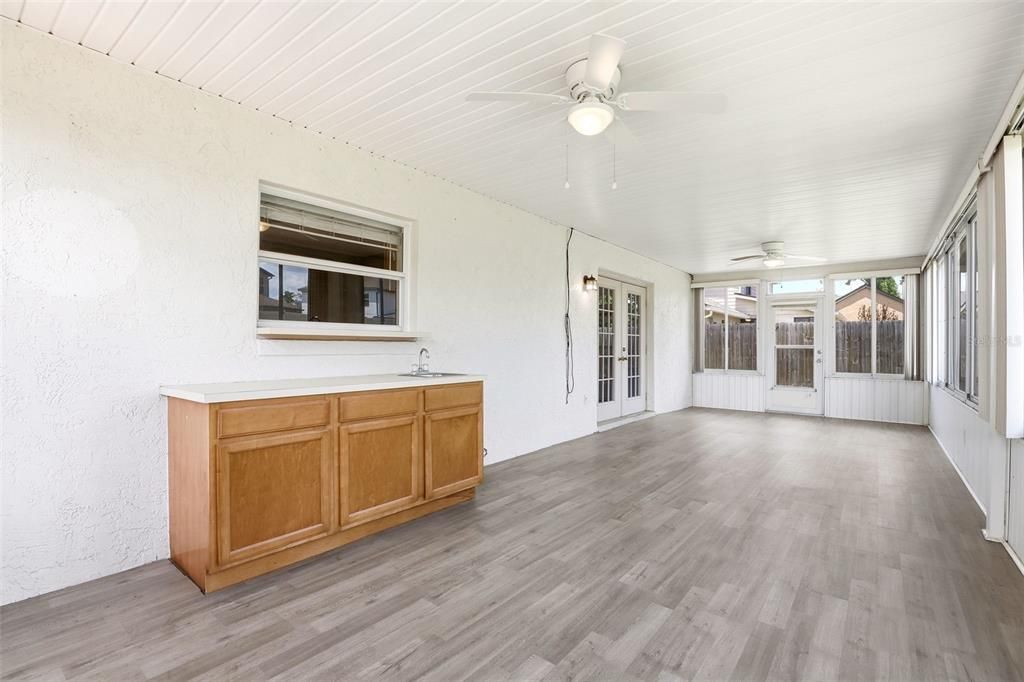 For Sale: $499,000 (4 beds, 2 baths, 2289 Square Feet)