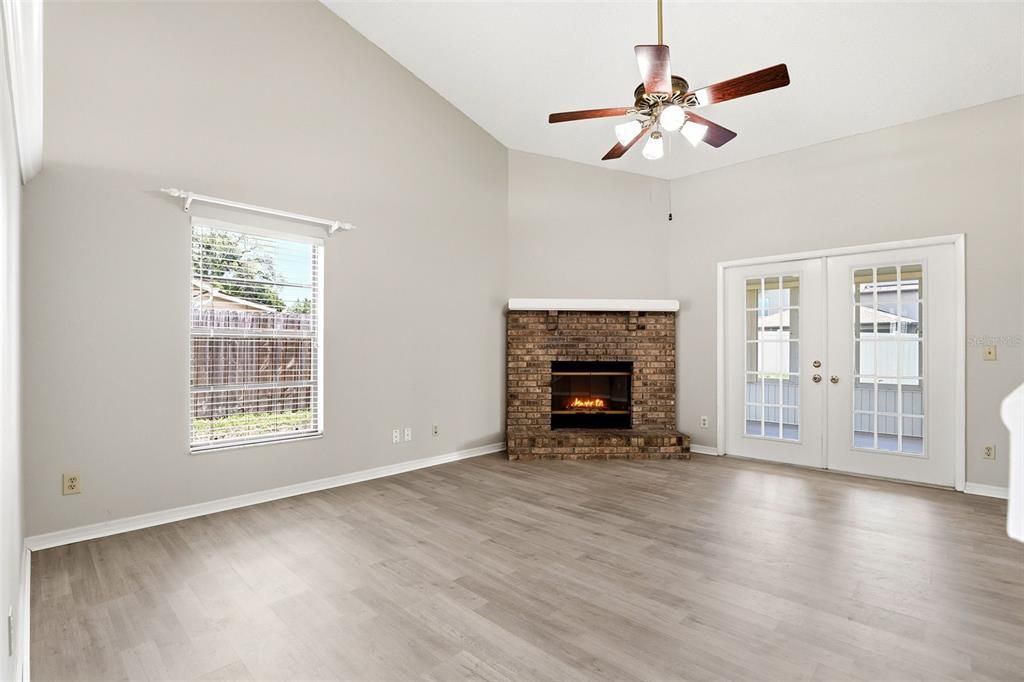 For Sale: $499,000 (4 beds, 2 baths, 2289 Square Feet)
