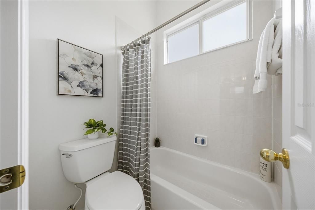 Activo con contrato: $748,000 (4 camas, 3 baños, 3122 Pies cuadrados)