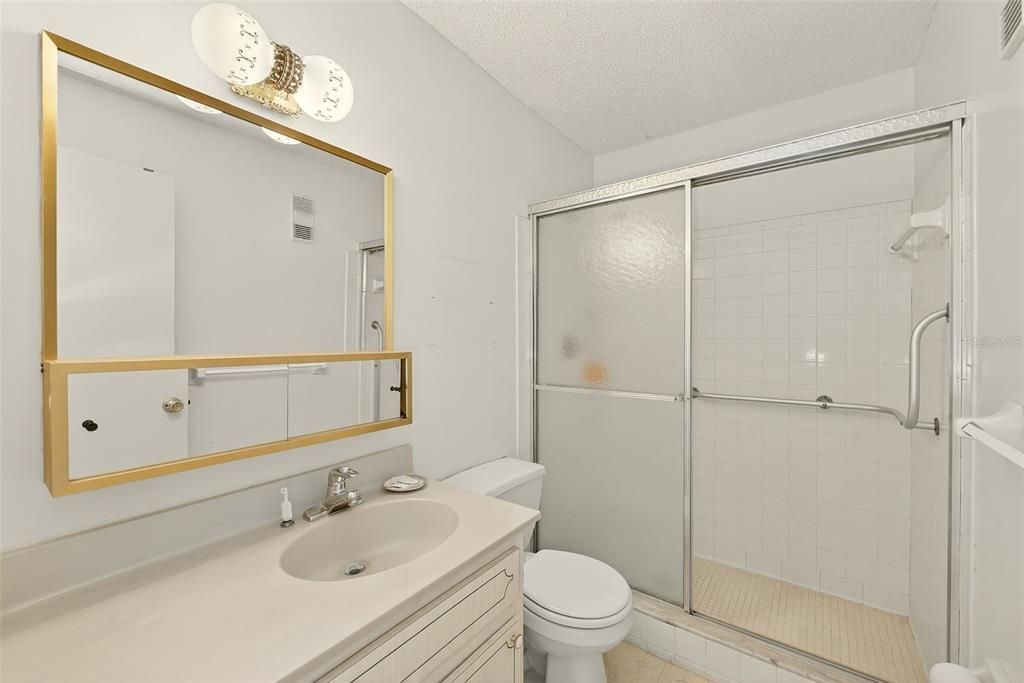 Под контрактом: $119,000 (2 спален, 2 ванн, 1135 Квадратных фут)