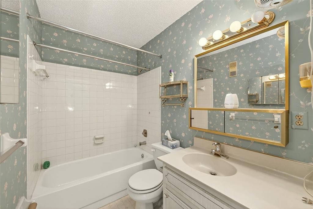Под контрактом: $119,000 (2 спален, 2 ванн, 1135 Квадратных фут)