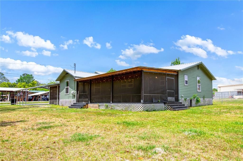For Sale: $265,000 (3 beds, 2 baths, 1572 Square Feet)