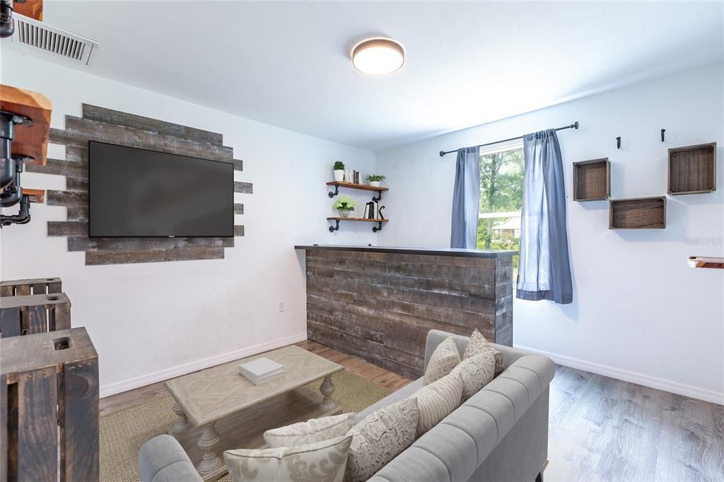 For Sale: $265,000 (3 beds, 2 baths, 1572 Square Feet)