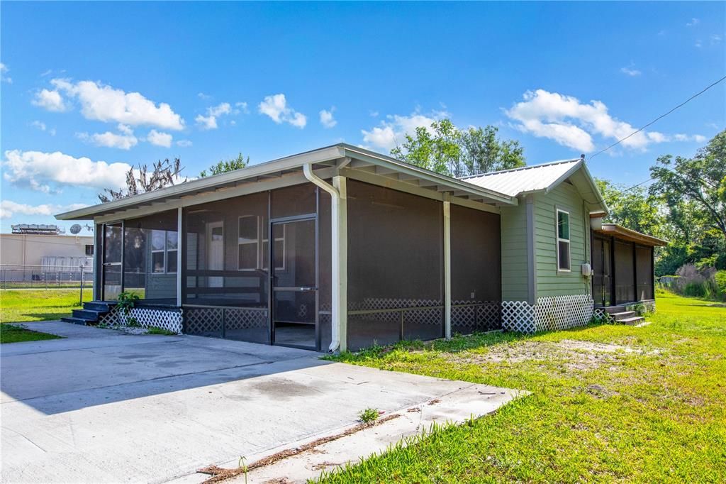 For Sale: $265,000 (3 beds, 2 baths, 1572 Square Feet)