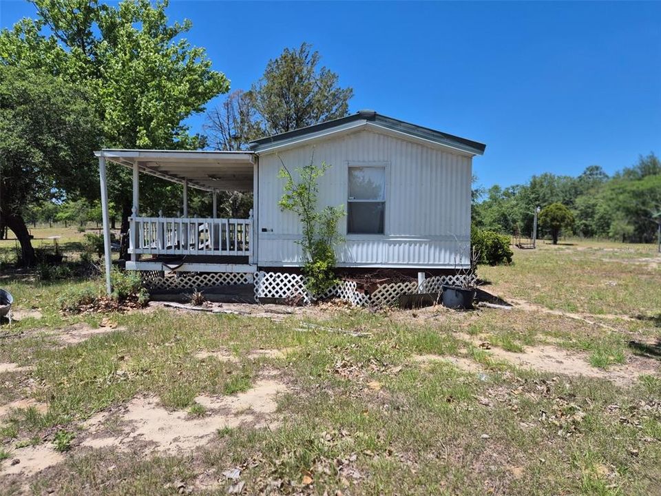 Active With Contract: $145,000 (2 beds, 2 baths, 840 Square Feet)
