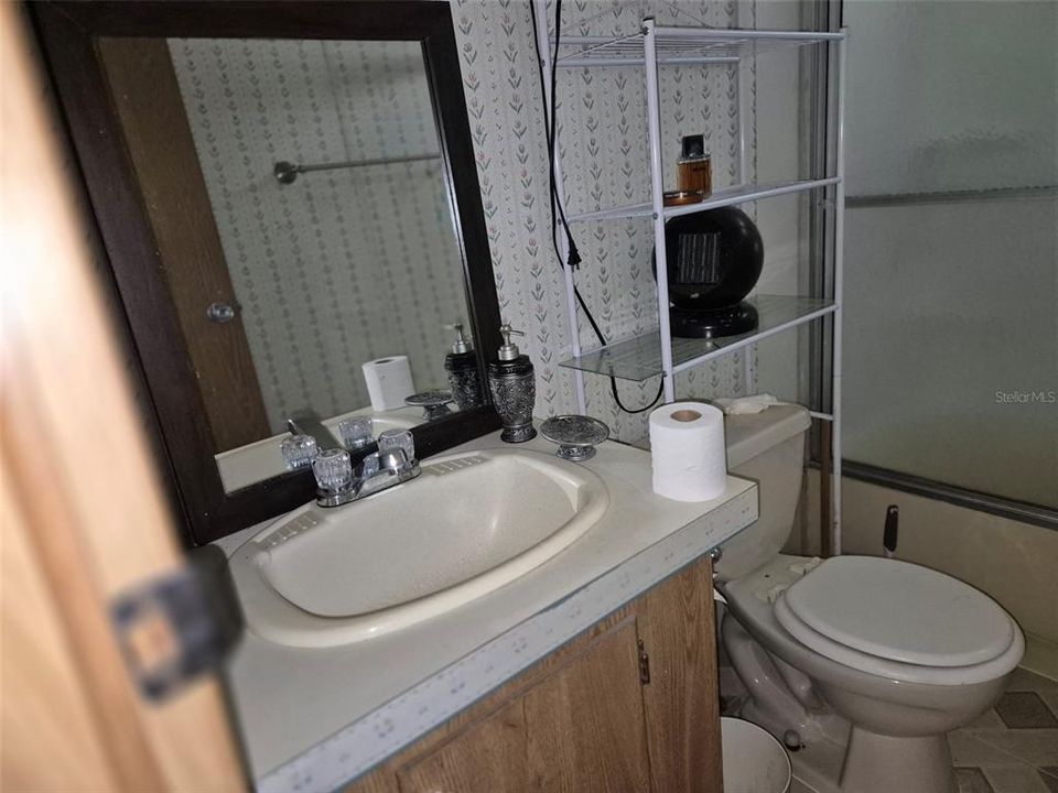 Active With Contract: $145,000 (2 beds, 2 baths, 840 Square Feet)