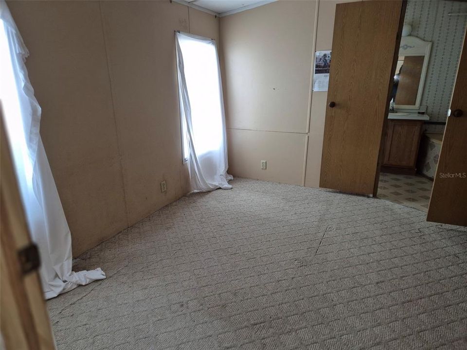 Active With Contract: $145,000 (2 beds, 2 baths, 840 Square Feet)