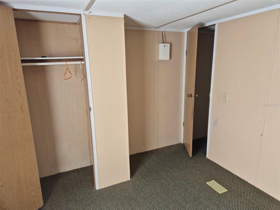 Active With Contract: $145,000 (2 beds, 2 baths, 840 Square Feet)