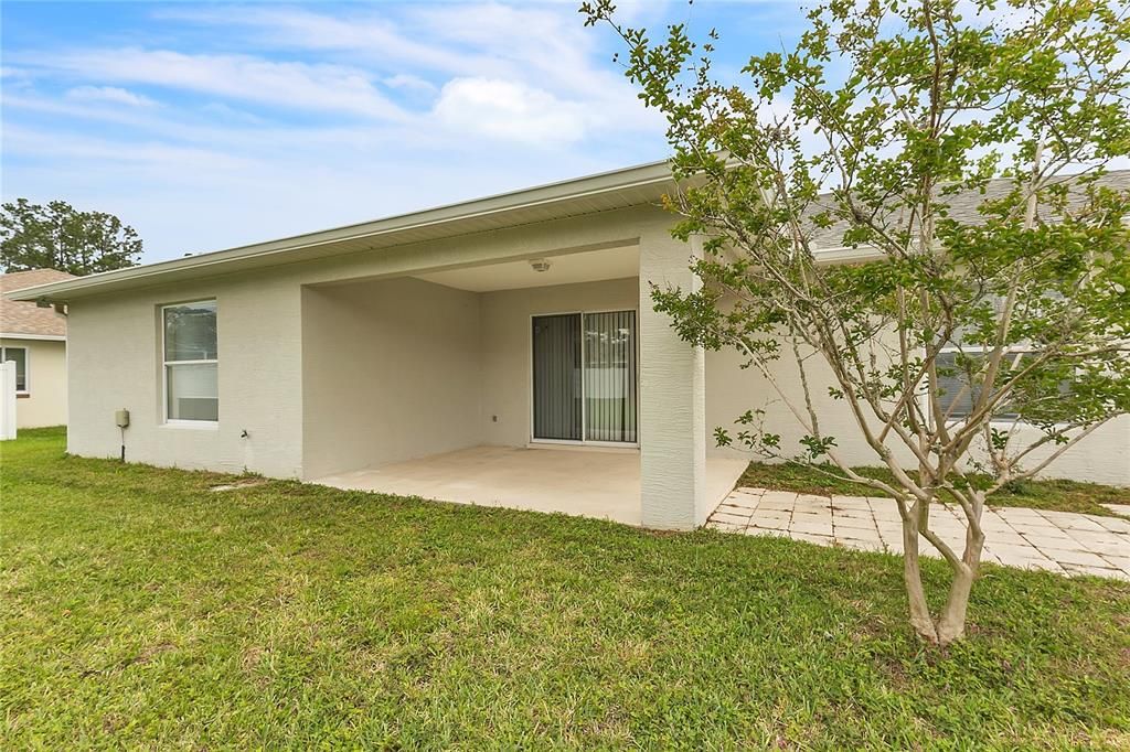 For Sale: $300,000 (4 beds, 2 baths, 1889 Square Feet)