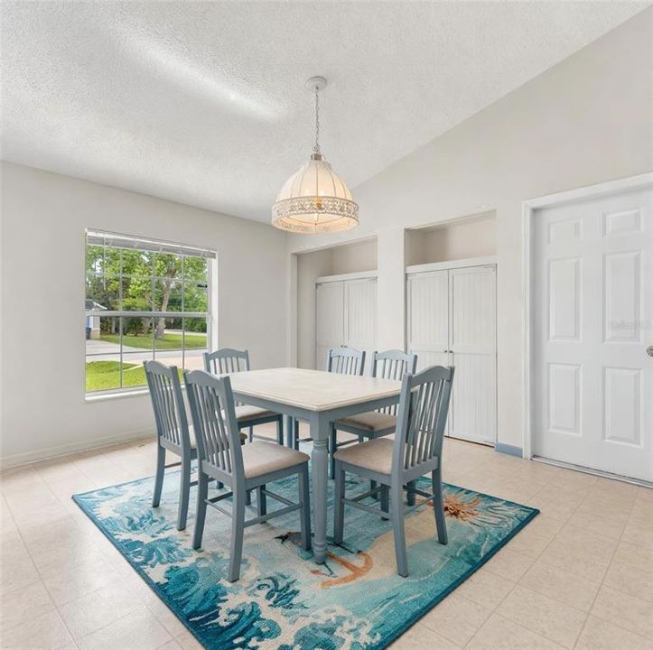For Sale: $300,000 (4 beds, 2 baths, 1889 Square Feet)