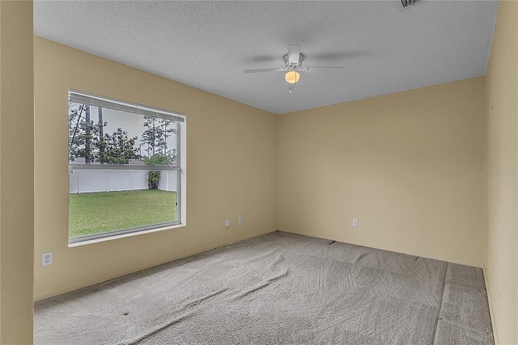 For Sale: $300,000 (4 beds, 2 baths, 1889 Square Feet)