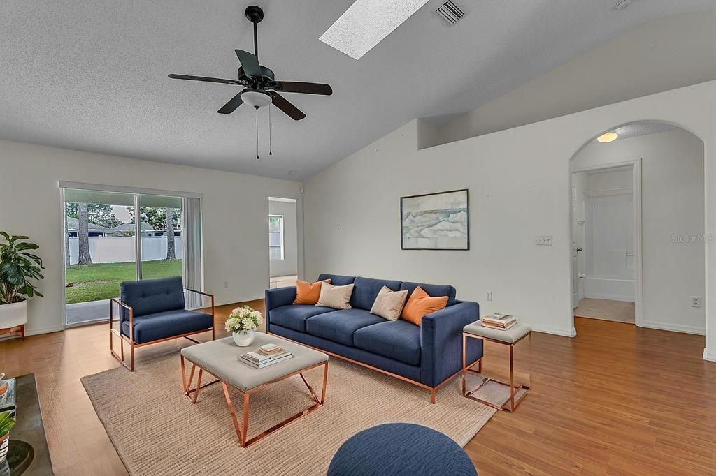 For Sale: $300,000 (4 beds, 2 baths, 1889 Square Feet)