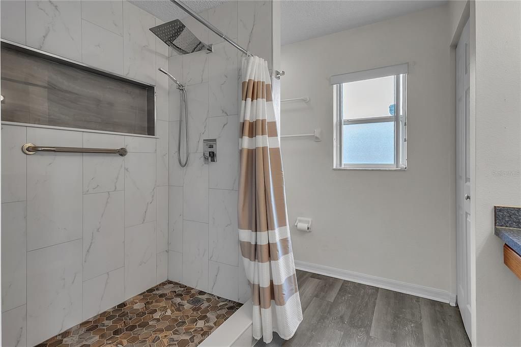 For Sale: $300,000 (4 beds, 2 baths, 1889 Square Feet)