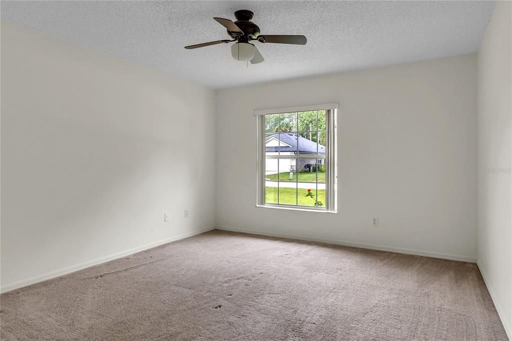 For Sale: $300,000 (4 beds, 2 baths, 1889 Square Feet)