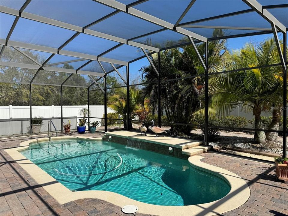 For Sale: $585,000 (4 beds, 2 baths, 2198 Square Feet)