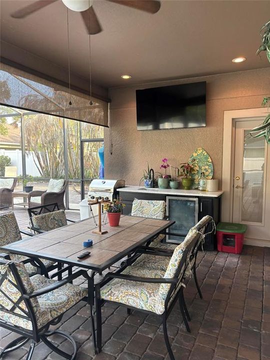 For Sale: $585,000 (4 beds, 2 baths, 2198 Square Feet)