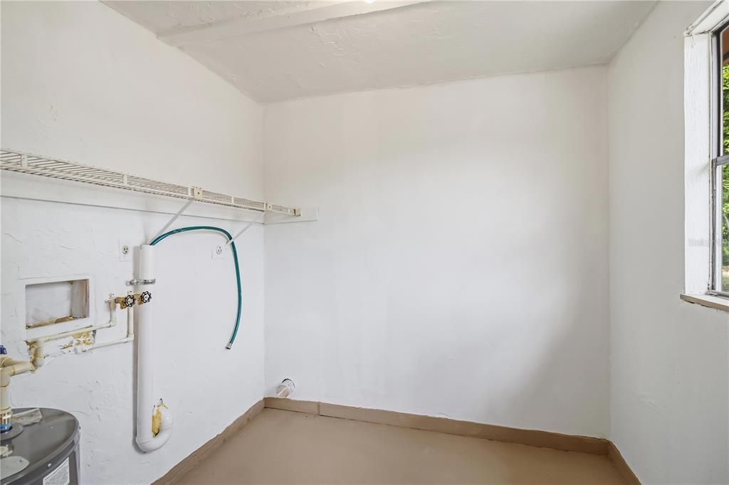 Active With Contract: $340,000 (4 beds, 0 baths, 1572 Square Feet)