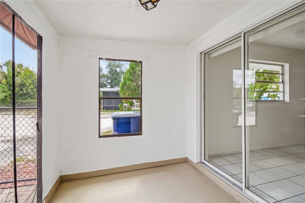 Active With Contract: $340,000 (4 beds, 0 baths, 1572 Square Feet)