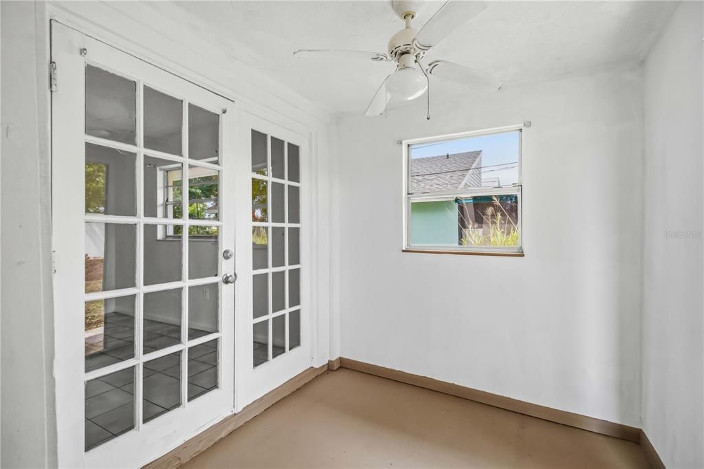 Active With Contract: $340,000 (4 beds, 0 baths, 1572 Square Feet)