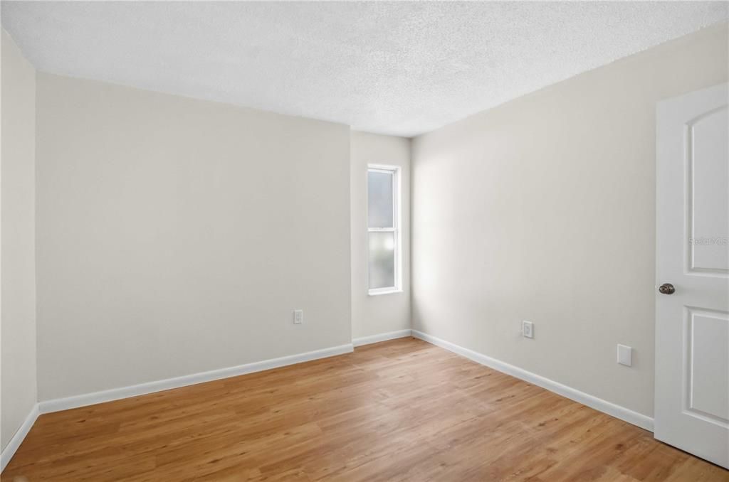 Active With Contract: $340,000 (4 beds, 0 baths, 1572 Square Feet)