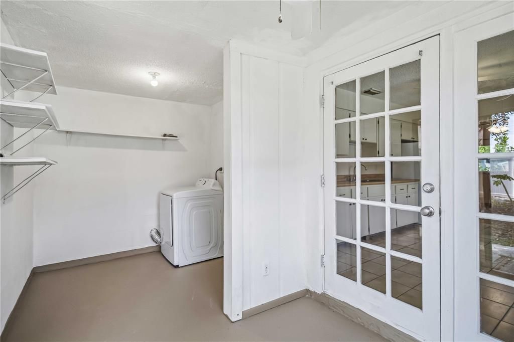 Active With Contract: $340,000 (4 beds, 0 baths, 1572 Square Feet)