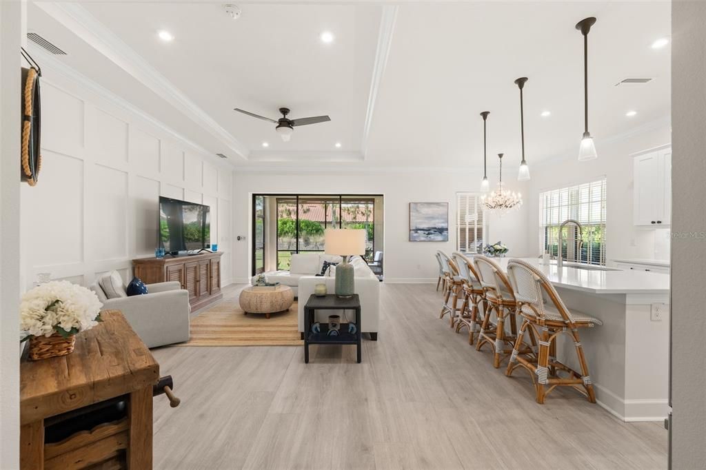 Activo con contrato: $834,900 (3 camas, 3 baños, 2087 Pies cuadrados)