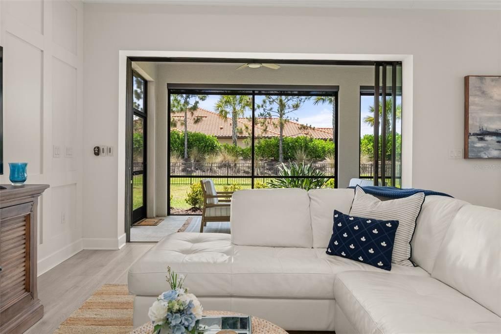 Activo con contrato: $834,900 (3 camas, 3 baños, 2087 Pies cuadrados)