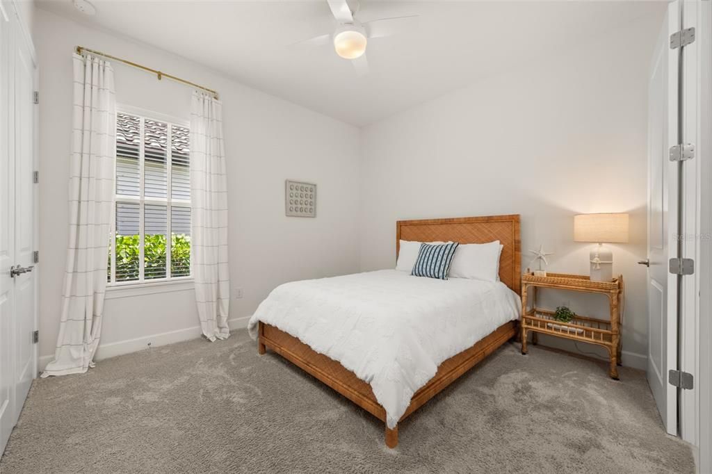 Activo con contrato: $834,900 (3 camas, 3 baños, 2087 Pies cuadrados)