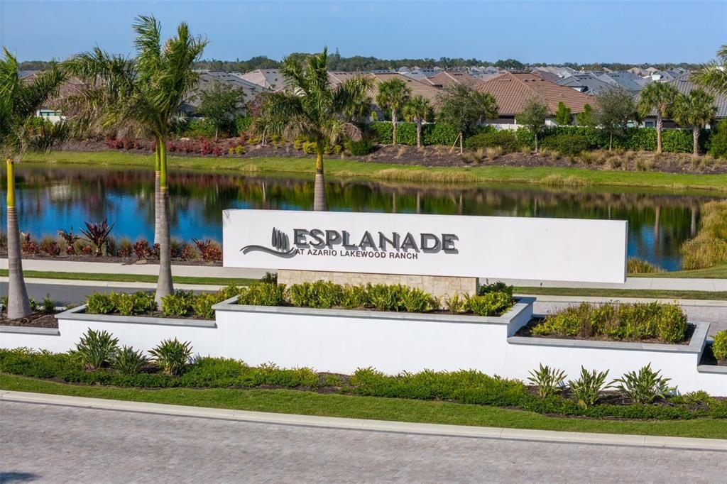 Activo con contrato: $834,900 (3 camas, 3 baños, 2087 Pies cuadrados)