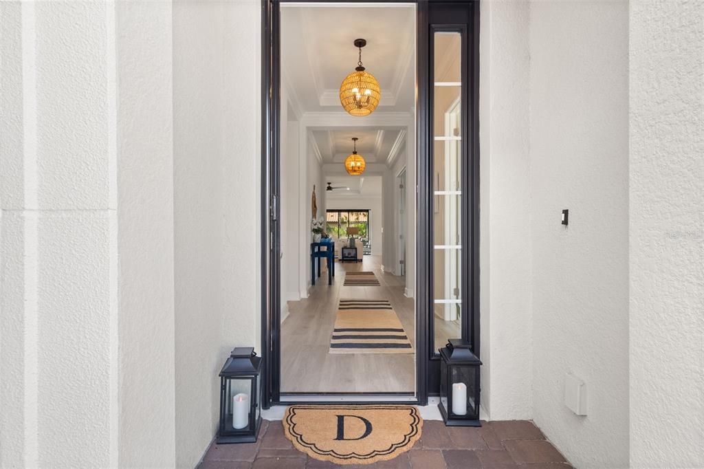 Activo con contrato: $834,900 (3 camas, 3 baños, 2087 Pies cuadrados)