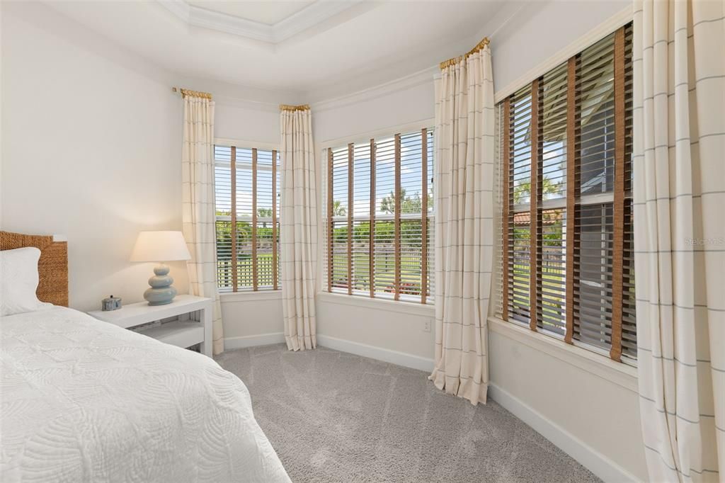 Activo con contrato: $834,900 (3 camas, 3 baños, 2087 Pies cuadrados)