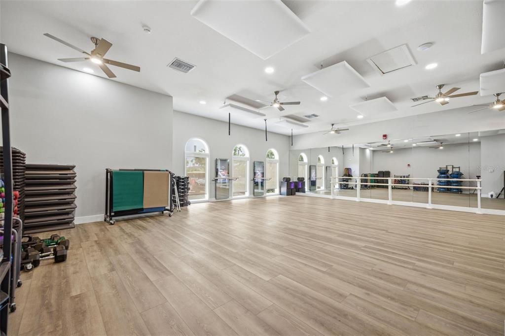 For Sale: $1,650,000 (4 beds, 3 baths, 4100 Square Feet)