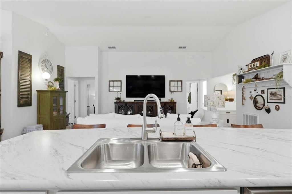 For Sale: $340,000 (4 beds, 2 baths, 1627 Square Feet)