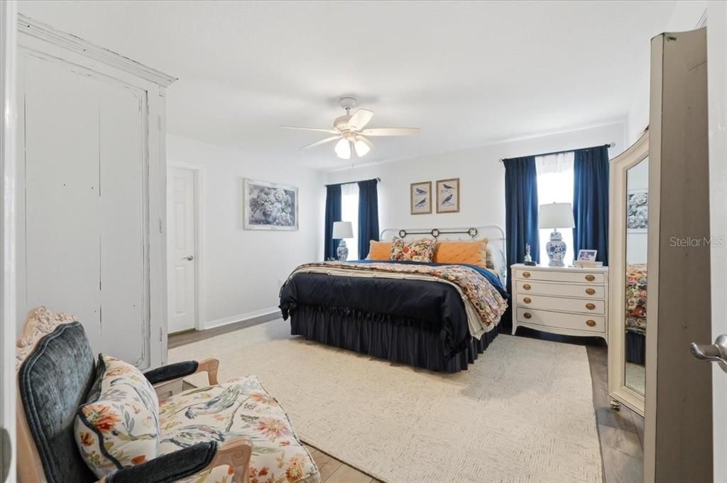 For Sale: $340,000 (4 beds, 2 baths, 1627 Square Feet)