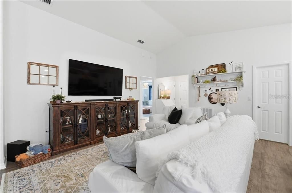 For Sale: $340,000 (4 beds, 2 baths, 1627 Square Feet)