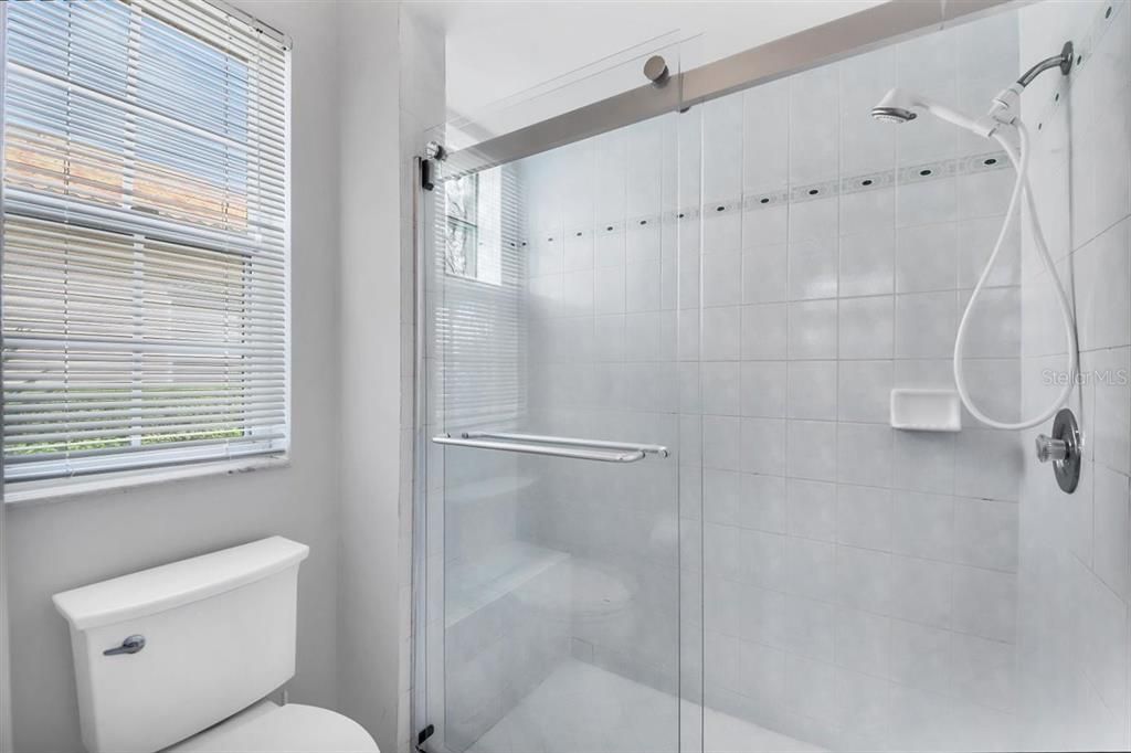 For Rent: $2,950 (3 beds, 2 baths, 1879 Square Feet)