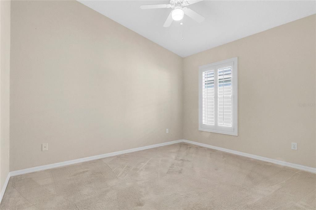 Activo con contrato: $449,900 (4 camas, 3 baños, 1970 Pies cuadrados)