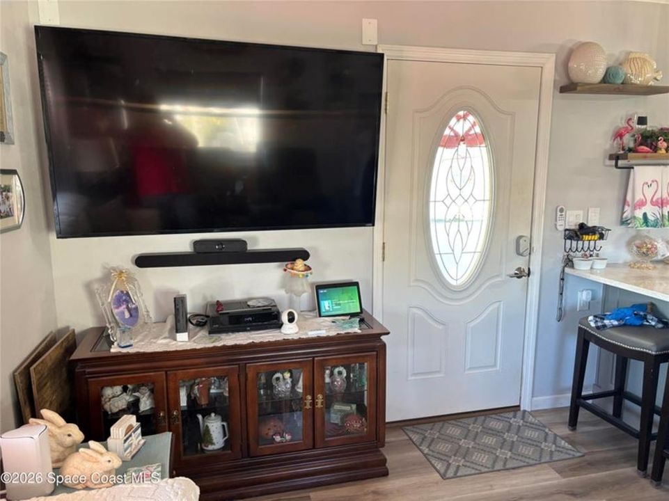 For Sale: $219,500 (2 beds, 2 baths, 491 Square Feet)
