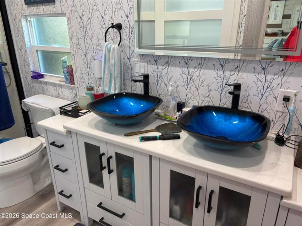 For Sale: $219,500 (2 beds, 2 baths, 491 Square Feet)