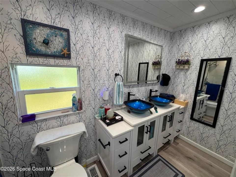 For Sale: $219,500 (2 beds, 2 baths, 491 Square Feet)