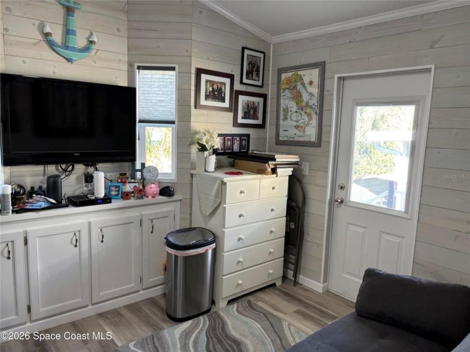 For Sale: $219,500 (2 beds, 2 baths, 491 Square Feet)