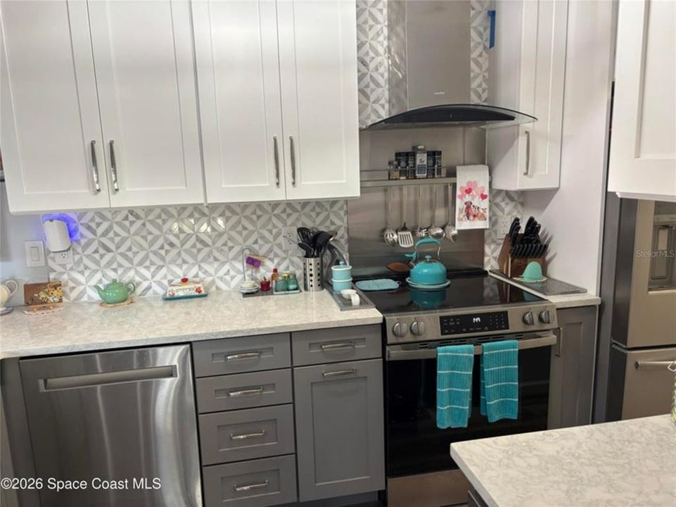 For Sale: $219,500 (2 beds, 2 baths, 491 Square Feet)